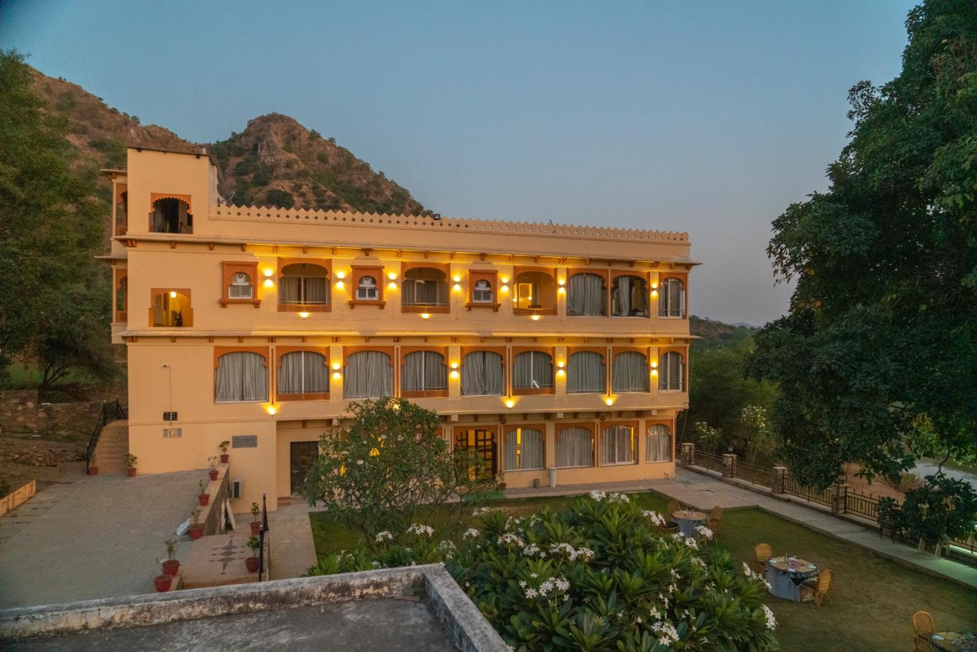 Udai Nature Valley Resort - A Peace Full Farmhouse Resort Udaipur Exterior photo