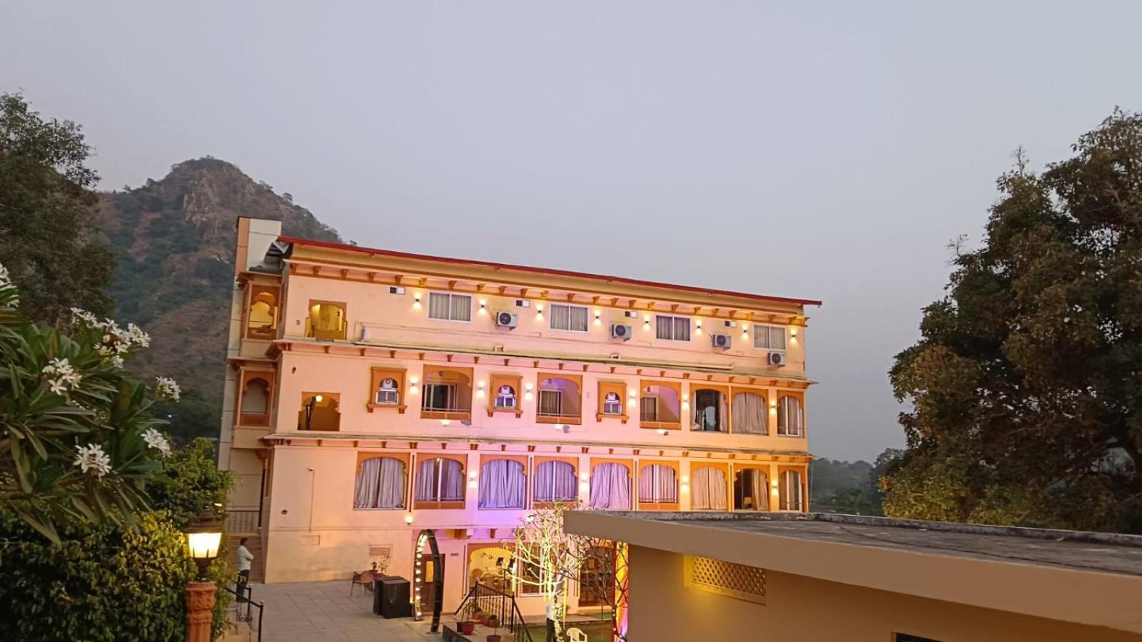 Udai Nature Valley Resort - A Peace Full Farmhouse Resort Udaipur Exterior photo